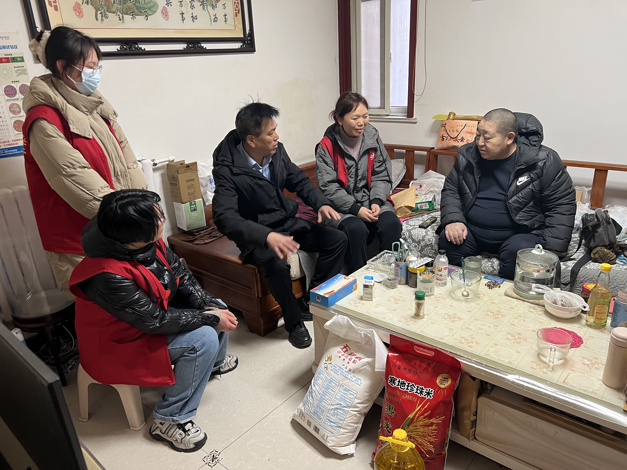 鹤壁市水利局开展“佳节送温暖，真情暖人心”关爱困难群众慰问活动